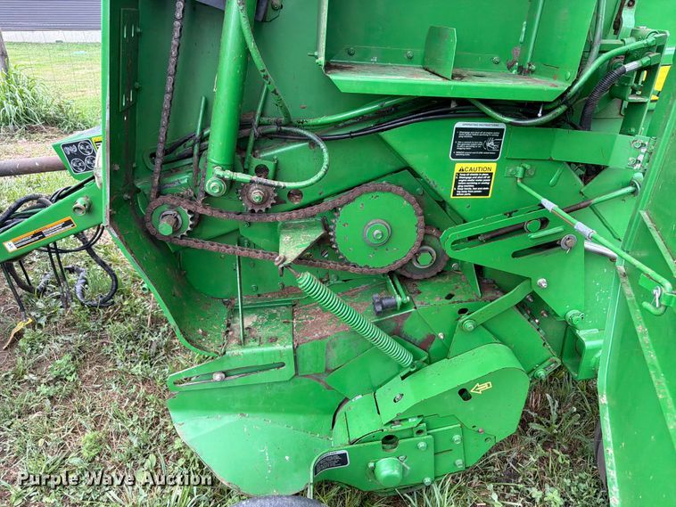 image for item FB5872 John Deere 567 Megawide round baler