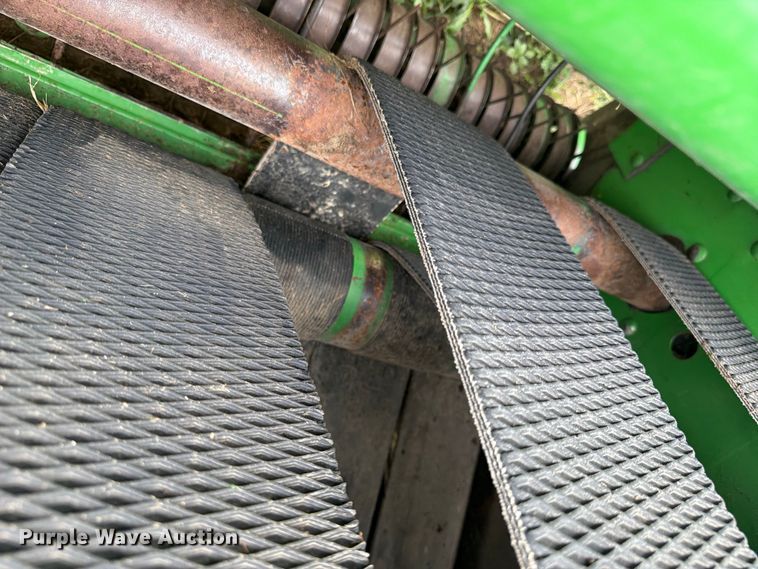 image for item FB5872 John Deere 567 Megawide round baler