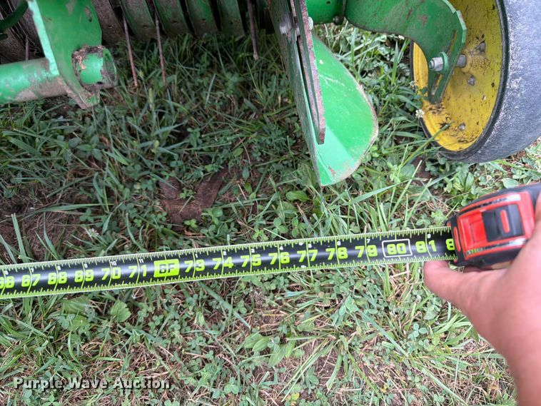 image for item FB5872 John Deere 567 Megawide round baler