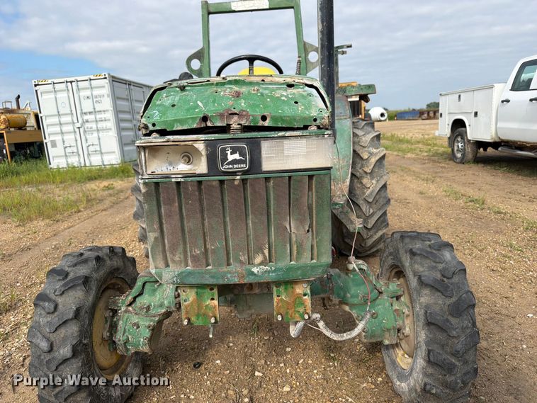 image for item FB5896 John Deere 870 MFWD tractor
