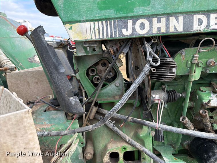 image for item FB5896 John Deere 870 MFWD tractor