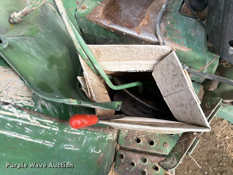 image for item FB5896 John Deere 870 MFWD tractor