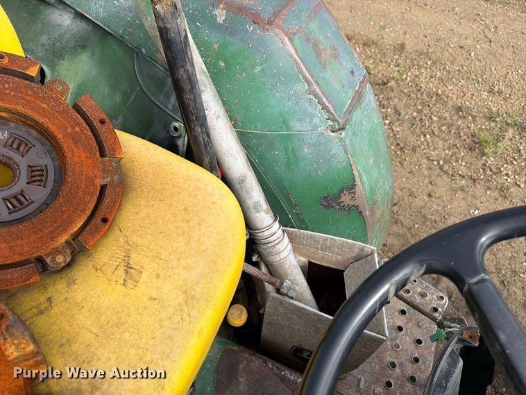 image for item FB5896 John Deere 870 MFWD tractor