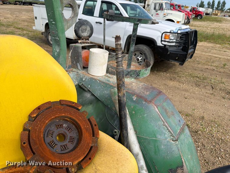 image for item FB5896 John Deere 870 MFWD tractor