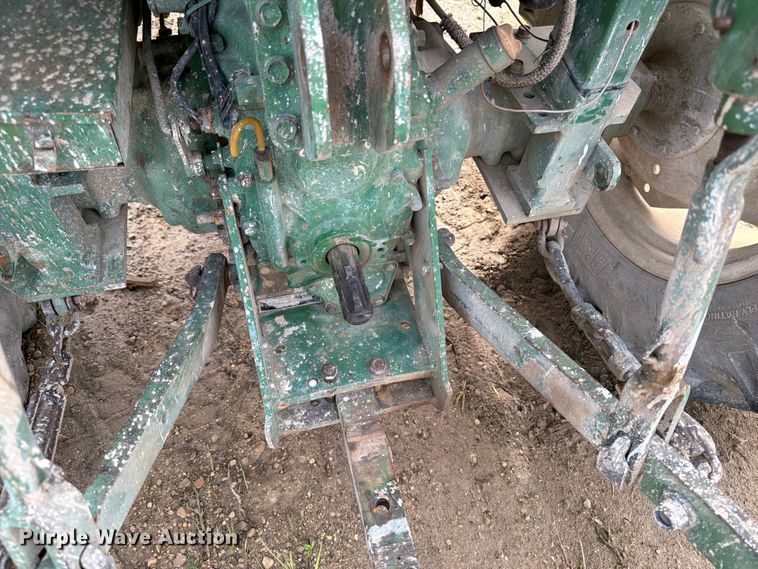 image for item FB5896 John Deere 870 MFWD tractor