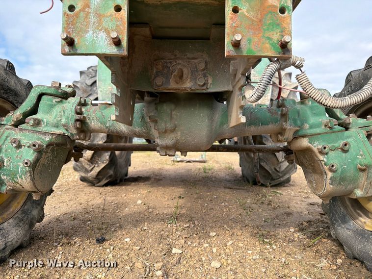 image for item FB5896 John Deere 870 MFWD tractor