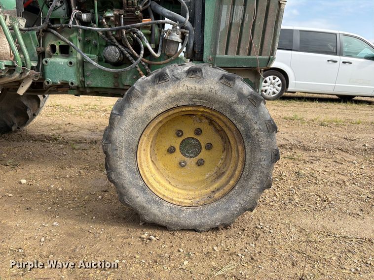 image for item FB5896 John Deere 870 MFWD tractor
