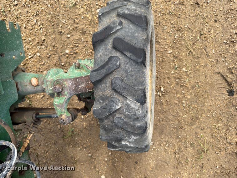 image for item FB5896 John Deere 870 MFWD tractor