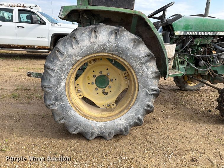 image for item FB5896 John Deere 870 MFWD tractor