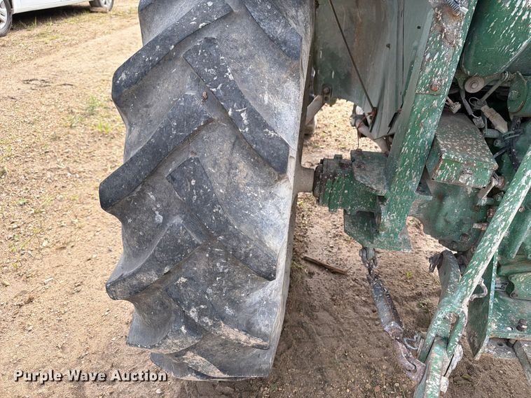 image for item FB5896 John Deere 870 MFWD tractor