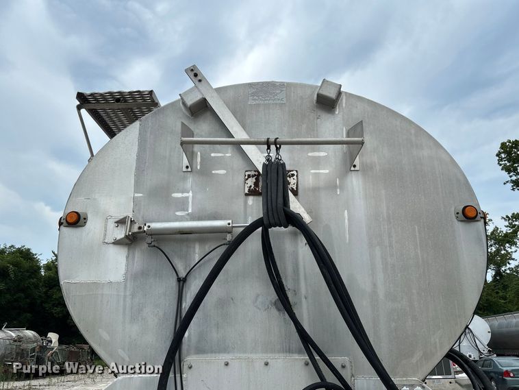image for item FC2005 2005 Warren AT-36-SER9 feed delivery trailer