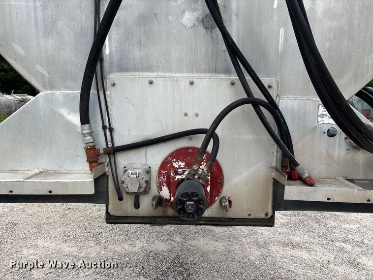 image for item FC2005 2005 Warren AT-36-SER9 feed delivery trailer