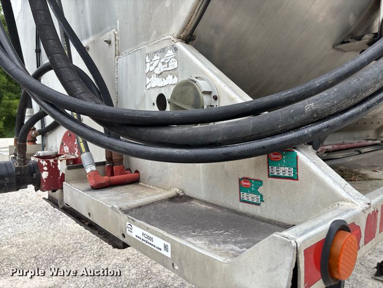 image for item FC2005 2005 Warren AT-36-SER9 feed delivery trailer