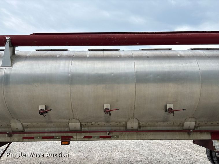 image for item FC2005 2005 Warren AT-36-SER9 feed delivery trailer
