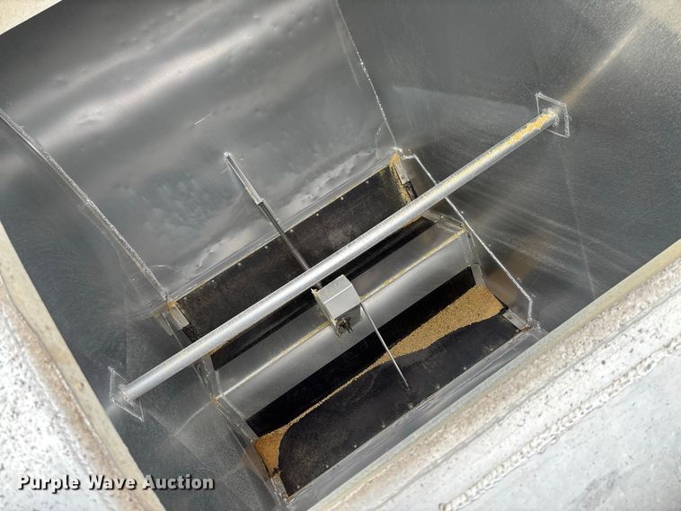 image for item FC2005 2005 Warren AT-36-SER9 feed delivery trailer