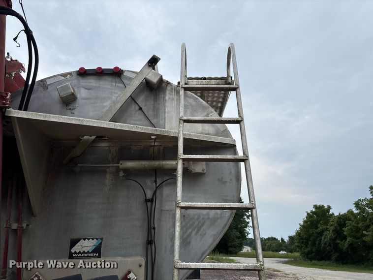 image for item FC2005 2005 Warren AT-36-SER9 feed delivery trailer