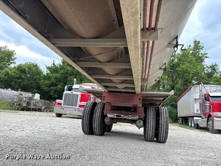 image for item FC2005 2005 Warren AT-36-SER9 feed delivery trailer