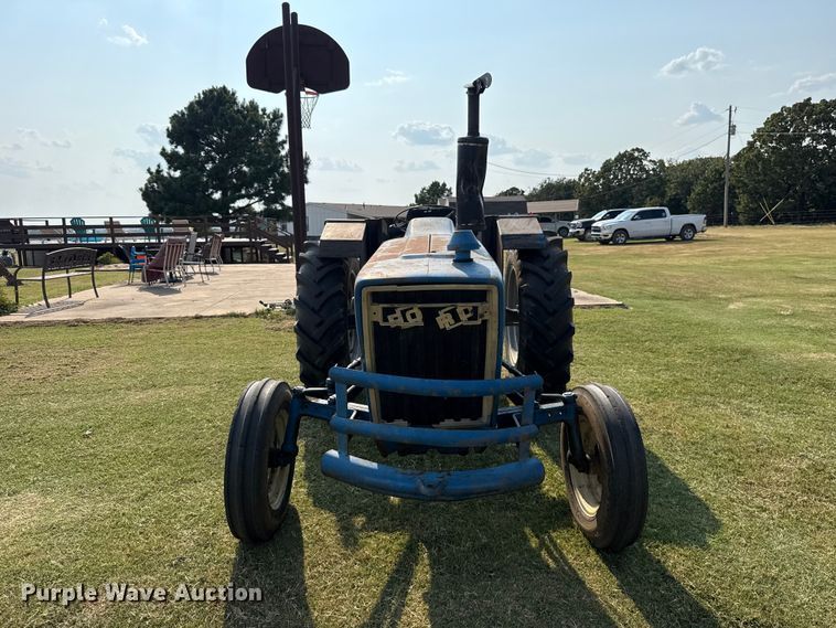 image for item FC4107 1973 Ford 3000 tractor
