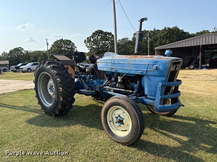image for item FC4107 1973 Ford 3000 tractor