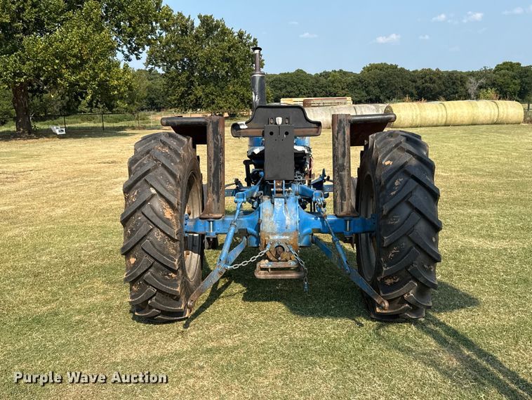 image for item FC4107 1973 Ford 3000 tractor