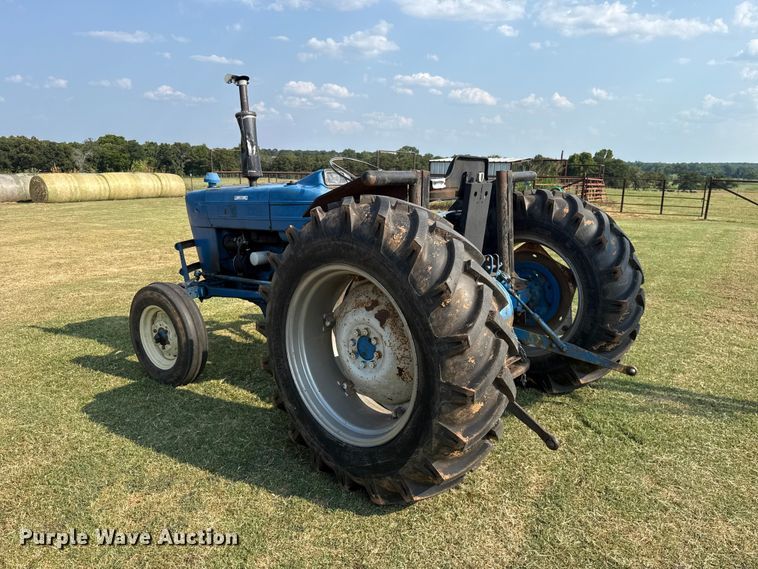 image for item FC4107 1973 Ford 3000 tractor