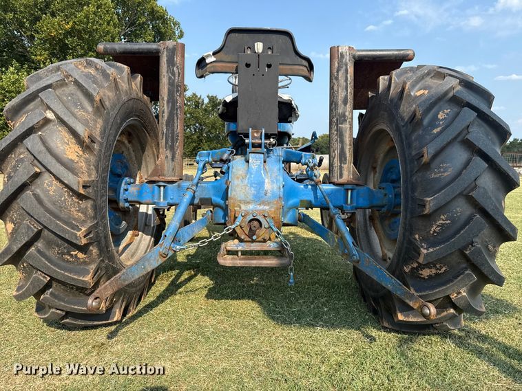 image for item FC4107 1973 Ford 3000 tractor