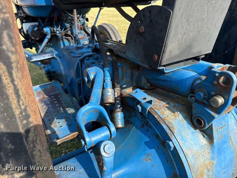 image for item FC4107 1973 Ford 3000 tractor