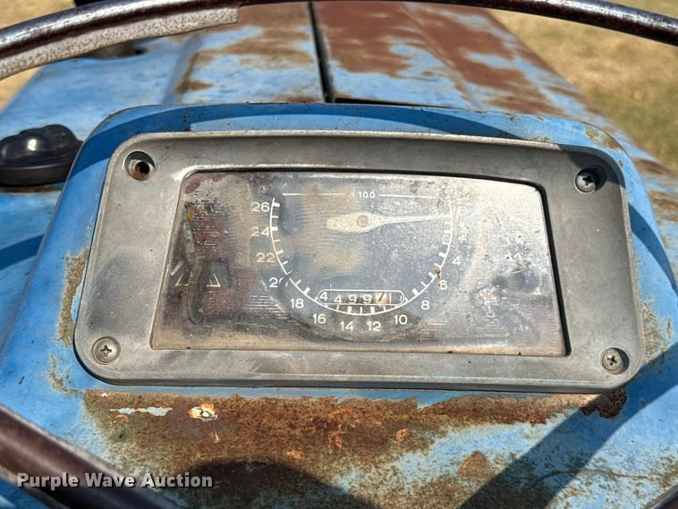 image for item FC4107 1973 Ford 3000 tractor