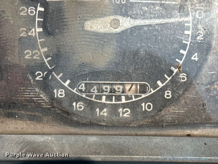 image for item FC4107 1973 Ford 3000 tractor