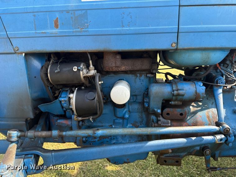 image for item FC4107 1973 Ford 3000 tractor