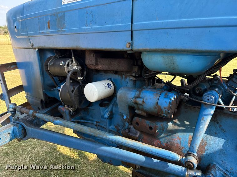image for item FC4107 1973 Ford 3000 tractor