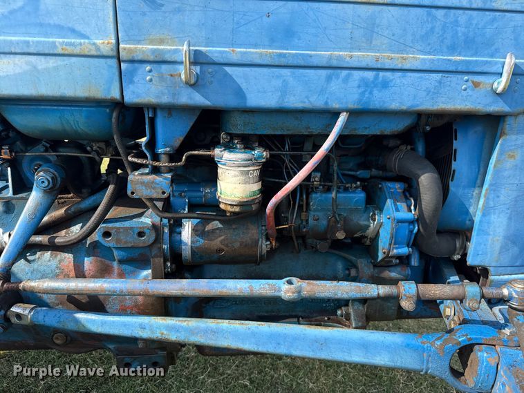 image for item FC4107 1973 Ford 3000 tractor