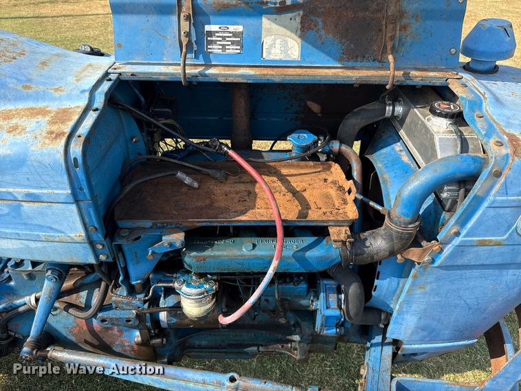 image for item FC4107 1973 Ford 3000 tractor