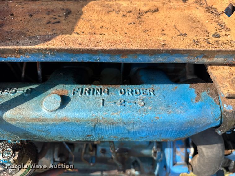 image for item FC4107 1973 Ford 3000 tractor