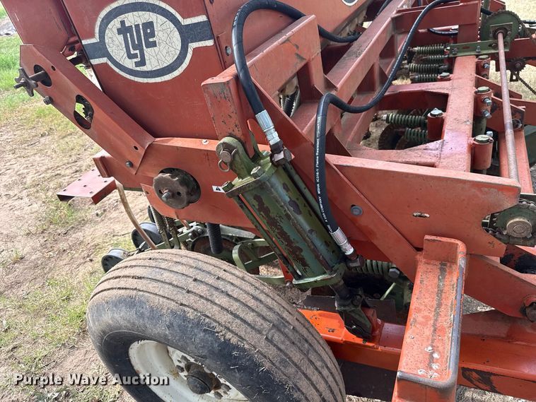 image for item FC4117 Tye 104-4474 no-till grain drill