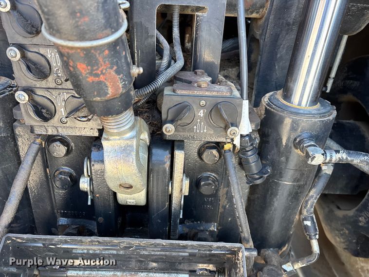 image for item FG0583 2011 Case IH 340 Magnum MFWD tractor