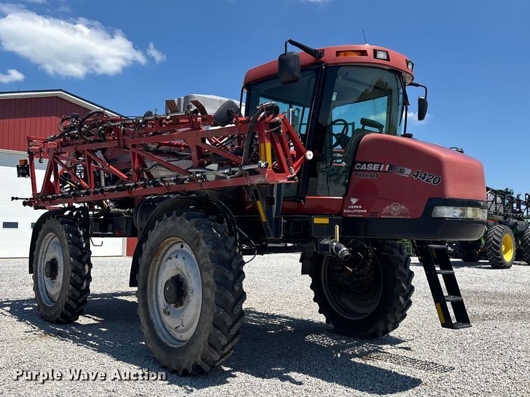 image for item FG0584 2011 Case IH 4420 Patriot sprayer
