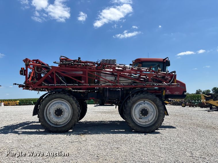 image for item FG0584 2011 Case IH 4420 Patriot sprayer