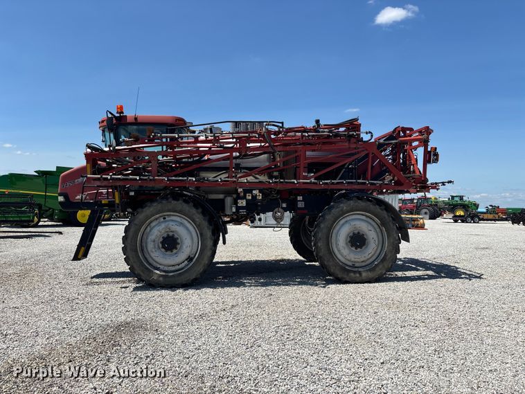 image for item FG0584 2011 Case IH 4420 Patriot sprayer