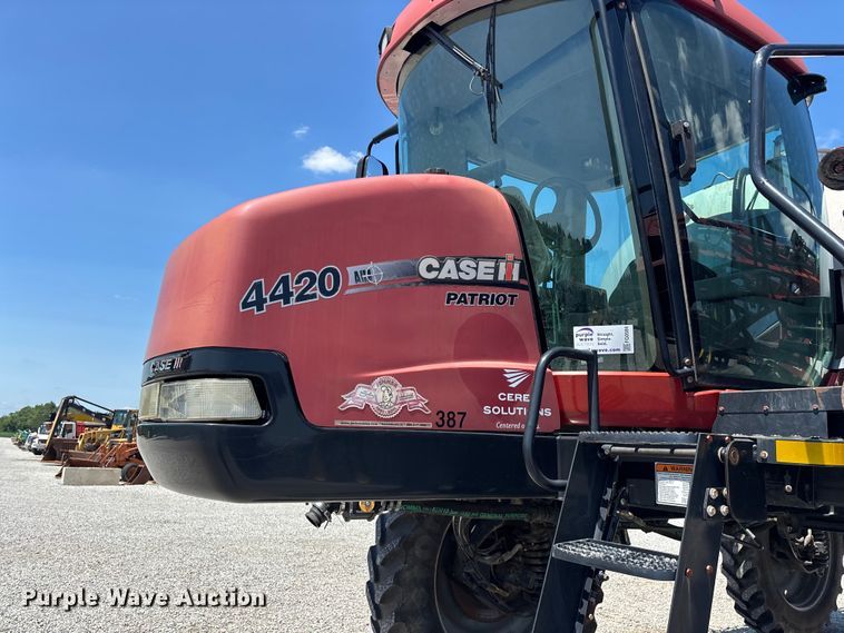 image for item FG0584 2011 Case IH 4420 Patriot sprayer