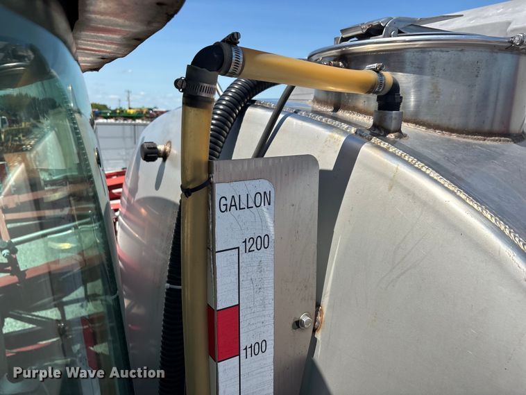 image for item FG0584 2011 Case IH 4420 Patriot sprayer