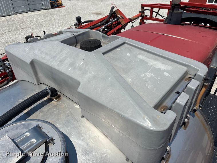 image for item FG0584 2011 Case IH 4420 Patriot sprayer