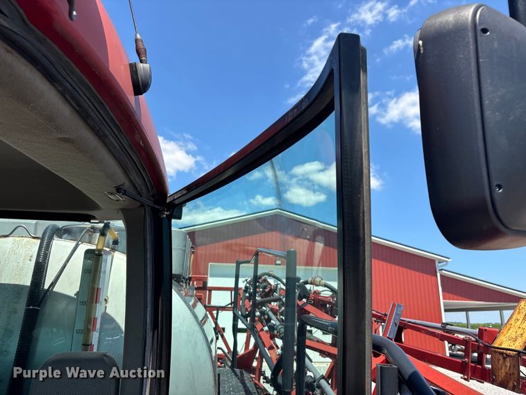 image for item FG0584 2011 Case IH 4420 Patriot sprayer