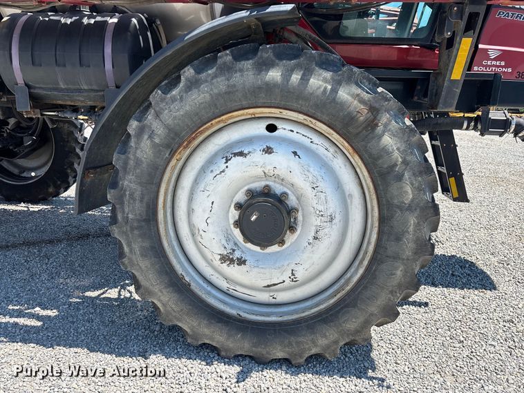 image for item FG0584 2011 Case IH 4420 Patriot sprayer