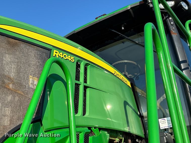 image for item FG0585 2018 John Deere R4045 Dry Fertilizer Applicator