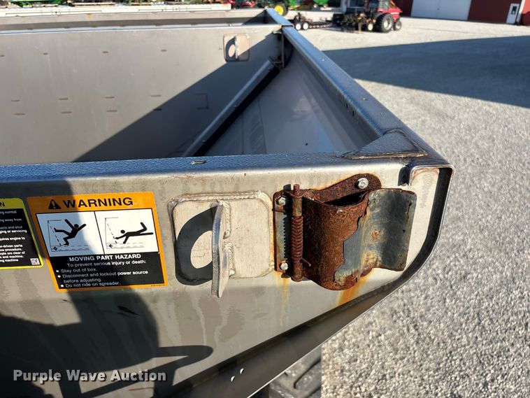 image for item FG0585 2018 John Deere R4045 Dry Fertilizer Applicator