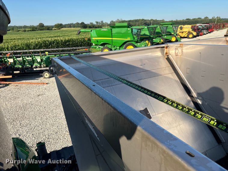 image for item FG0585 2018 John Deere R4045 Dry Fertilizer Applicator