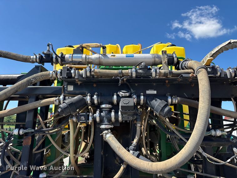 image for item FG0586 2012 John Deere 4940 sprayer