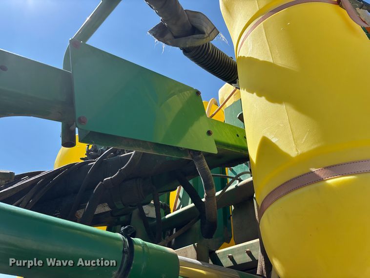 image for item FG0586 2012 John Deere 4940 sprayer