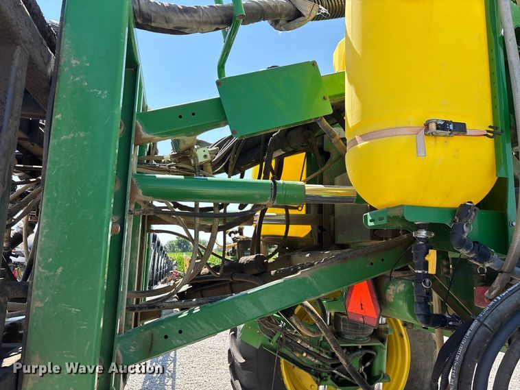 image for item FG0586 2012 John Deere 4940 sprayer